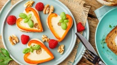 Ιδέες για το πιο ρομαντικό πρωινό στο σπίτι