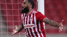 Εμβιλά για το Ολυμπιακός-ΑΕΚ: «Σκανδαλώδης η διαιτησία, το πιο σημαντικό ήταν η νίκη» 