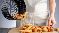 Air fryer και slow cooker-Τους αξίζει μια θέση στην κουζίνα;