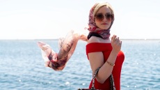 Inventing Anna: Και το Instagram έχει την… απατεώνισσά του