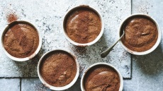 Μους σοκολάτα με άρωμα εσπρέσο