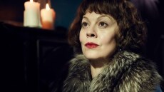 Peaky Blinders: Ο νέος κύκλος της σειράς θα τιμήσει την Έλεν ΜακΚρόρι