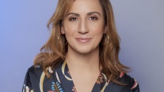 Η Μάνια άφησε το πιάνο και την κλασική μουσική για να ασχοληθεί με τη μελάσα