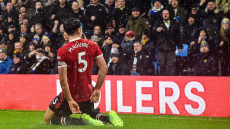 Σε αυτά δεν χωράνε οπαδικά: Επικό «πικάρισμα» του Μαγκουάιρ στον κολλητό του, οπαδό της Λιντς - Δείτε τη φωτογραφία