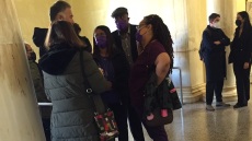 Μπακαρί Χέντερσον: «Η δολοφονία του γιου μου είχε ρατσιστικά κίνητρα» είπε ο πατέρας στο δικαστήριο