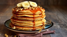 Το μυστικό υλικό για αφράτα σπιτικά pancakes