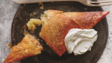 Τραγανά μηλοπιτάκια με «μαρμελάδα» γάλακτος