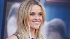 Η Ρις Γουίδερσπουν μπαίνει στο metaverse