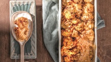 Κουνουπίδι στον φούρνο με 4 τυριά και πέστο λιαστής ντομάτας