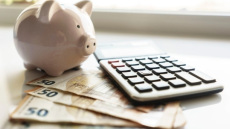 Alpha Bank: Πάνω από €1 τρισ. η αξία του ακαθάριστου πλούτου των ελληνικών νοικοκυριών