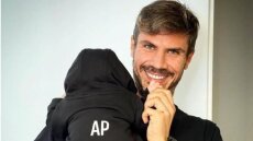 Άκης Πετρετζίκης: Τα πρώτα του γενέθλια ως μπαμπάς και η τούρτα - έκπληξη