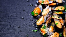 Μαθαίνουμε να μαγειρεύουμε μύδια