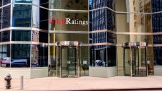 Ο Fitch υποβαθμίζει το αξιόχρεο της Γαλλίας 