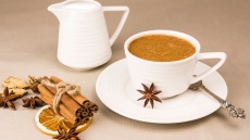 Γιατί να βάζουμε μπαχαρικά στον καφέ;