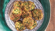 Μπροκολοκεφτέδες με κασέρι