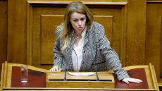 ΜΕΡΑ25: Νέα επίθεση στην Αδαμοπούλου - Σεξισμό εντός του κόμματος καταγγέλλει η ανεξάρτητη βουλευτής