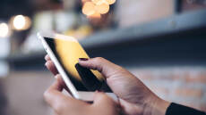 Νεαρή απειλούσε να αυτοκτονήσει για... πλάκα!