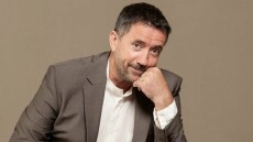 Ο Σπύρος Παπαδόπουλος αποκάλυψε γιατί «σταμάτησε» το «Στην υγειά μας ρε παιδιά» μετά από 17 χρόνια