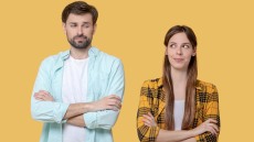 Άνδρες – Γυναίκες: Ποιοι πιστεύουν ότι είναι εξυπνότεροι και ποιοι όντως είναι