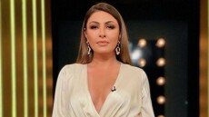 Η Έλενα Παπαρίζου ανακοίνωσε την επιστροφή των «Antique»