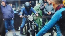 The Bricklayer: Πυροβολισμοί, καταδίωξη και τραυματισμοί στο κέντρο της Θεσσαλονίκης - Δείτε βίντεο