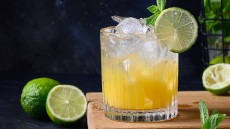 3 κλασικά κοκτέιλ με ρούμι για να τα φτιάξετε σπίτι