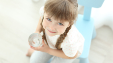 Αγνό νερό: Προσφέρουμε στα παιδιά ό,τι πολυτιμότερο