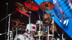 Foo Fighters: Κάνναβη, οπιούχα και αντικαταθλιπτικά είχε πάρει ο ντράμερ Τέιλορ Χόκινς πριν τον θάνατό του