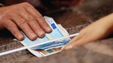 Συντάξεις Απριλίου: Ξεκινά σήμερα η καταβολή