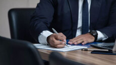 ΓΣΕΕ: Πώς αμείβεται η 25η Μαρτίου για τους μισθωτούς του ιδιωτικού τομέα
