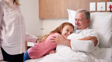 Έκτακτη νοσηλεία: Οι καλύψεις που φέρνουν κοντά σας τους συγγενείς σας