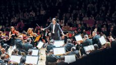 Η Κρατική Ορχήστρα Αθηνών θα παίξει τελικά για το Μαιευτήριο της Μαριούπολης μετά το «όχι» που είπε στον Λεωνίδα Καβάκο