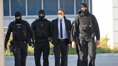 Μπάμπης Αναγνωστόπουλος: «Έκλεψε την ιστορία μου, είχα καλέσει αμέσως την Αστυνομία λόγω υποψιών», λέει ο πρώην εκπαιδευτής του