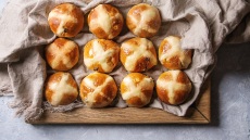 Πασχαλινά γλυκά ψωμάκια