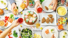 Το πασχαλινό τραπέζι θέλει γρήγορα και έξυπνα συνοδευτικά