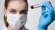 «Κακή» (LDL) χοληστερόλη: Πώς «αλλάζει» κατά τη διάρκεια της ζωής μας