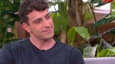 Ο Αλέξανδρος Σκουρλέτης μιλάει για τη «Γη της ελιάς» και την εξέλιξη του χαρακτήρα του