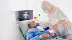 Κορωνοϊός – Νοσηλεία: Η μέρα που κρίνει τη σοβαρότητα της λοίμωξης