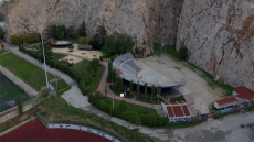 Βύρωνας - Θέατρα Βράχων: Η μεγάλη δικαστική μάχη για την ιδιοκτησία τους  - Οι άγνωστες ιστορίες πίσω από τη δημιουργία τους