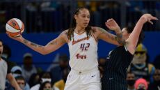 WNBA: Τα αρχικά της φυλακισμένης στη Ρωσία  Μπρίτνεϊ Γκράινερ στα παρκέ των ομάδων 