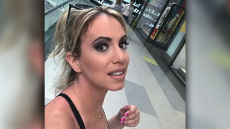 Έλενα Αθανασοπούλου στον σκηνοθέτη που κατηγορεί για βιασμό: «Θέλω να δουλέψω πλέον χωρίς να φοβάμαι»