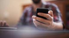 Πρώην αρχιμανδρίτης δημοσιοποίησε γυμνές φωτογραφίες της πρώην του!