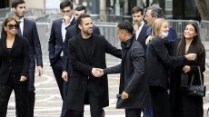 Ραϊόλα: Στην κηδεία του οι Χάαλαντ, Ζλάταν και Φάμπρεγας 