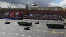Ρωσία: Παρών στην «Κόκκινη Πλατεία» για την παρέλαση ο Τούρκος πρέσβης στη Μόσχα