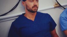 Τζέσε Ουίλιαμς: Ο ηθοποιός του «Grey's Anatomy», γυμνός στη σκηνή του Μπρόντγουεϊ