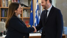 Νίκος Ανδρουλάκης: Συνάντηση με την ανεξάρτητη βουλευτή Κωνσταντίνα Αδάμου που εντάχθηκε στο ΠΑΣΟΚ/ΚΙΝΑΛ