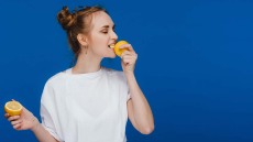 Βιταμίνη C: Πόση χρειαζόμαστε σύμφωνα με το βάρος μας