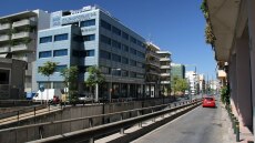 Σφοδρή σύγκρουση φορτηγού με ΙΧ στη Λένορμαν - Δύο παιδιά τραυματίστηκαν