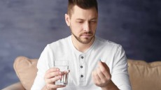 Βλάβες στα νεφρά: Ποιο παυσίπονο πρέπει να προσέχουν όσοι παίρνουν αντιυπερτασικά