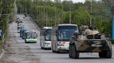 Ουκρανία: Σχεδόν 700 Ουκρανοί μαχητές από το Αζοφστάλ έχουν παραδοθεί το τελευταίο 24ωρο, λένε οι Ρώσοι